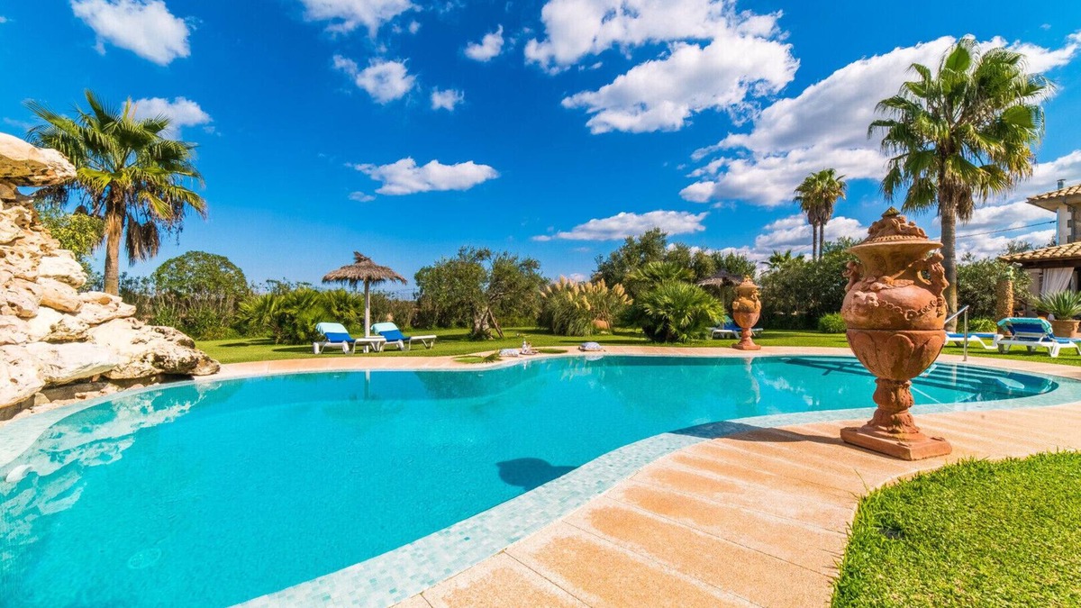 Muro Villa | Finca Can Gamundi in Mallorca with pool