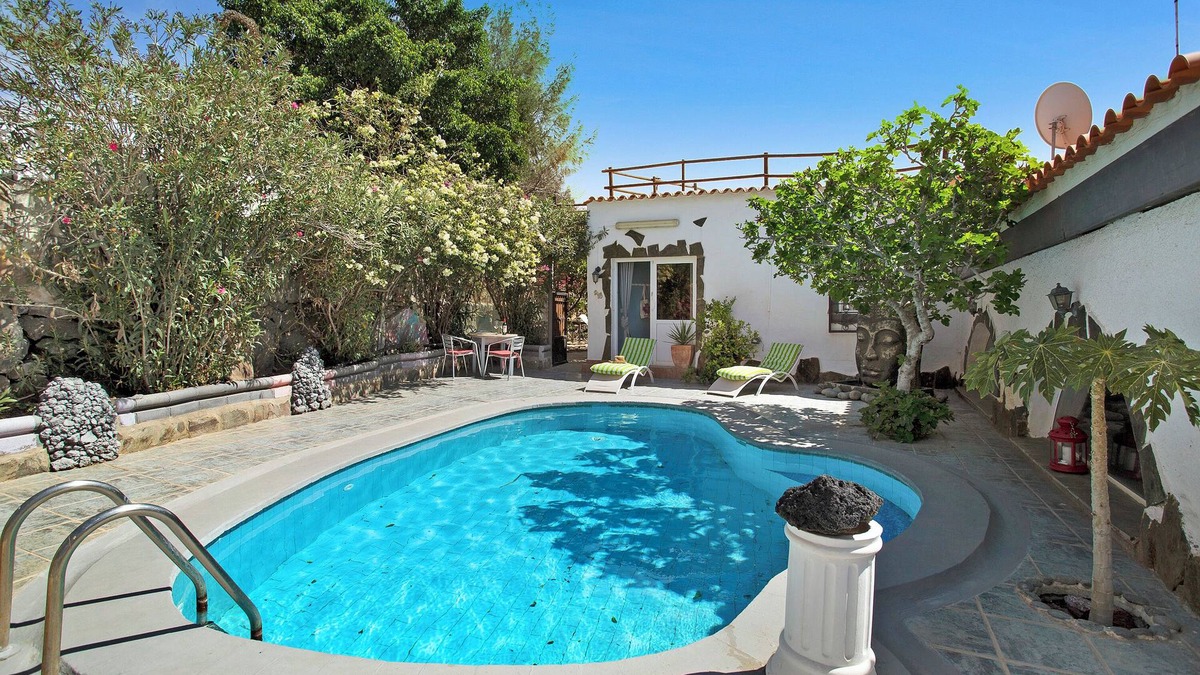 Aguimes Villa | Finca Fani 2 with Sea View, Mountain View, Shared Pool, Terrace & Garden