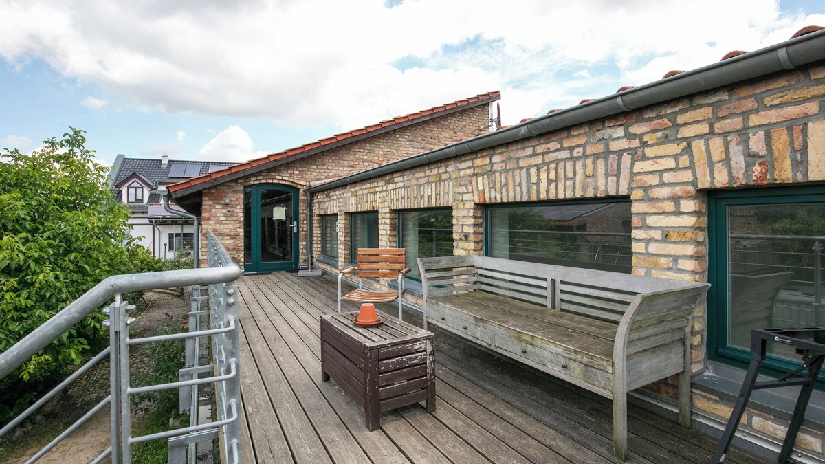 Groß Kreutz Villa | Finca 'Gruppenhaus' with Shared Terrace, Communal Garden and Wi-Fi