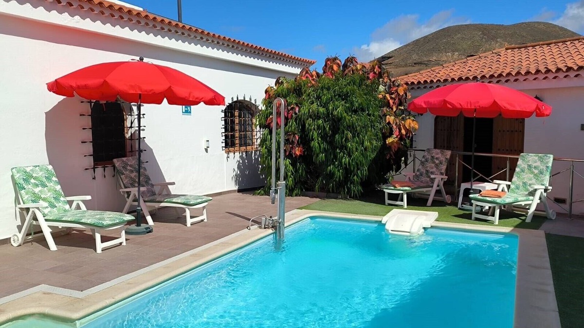 Arucas Cottage | Finca La Esperanza. Seaview Villa with private heated pool. (Accessible)