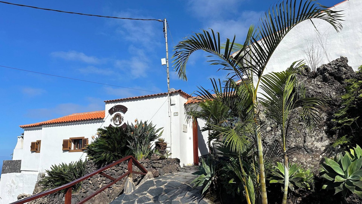 El Tanque House | Finca La Hoya 3 - Tradition meets modernity - sea views, pool & conservatory