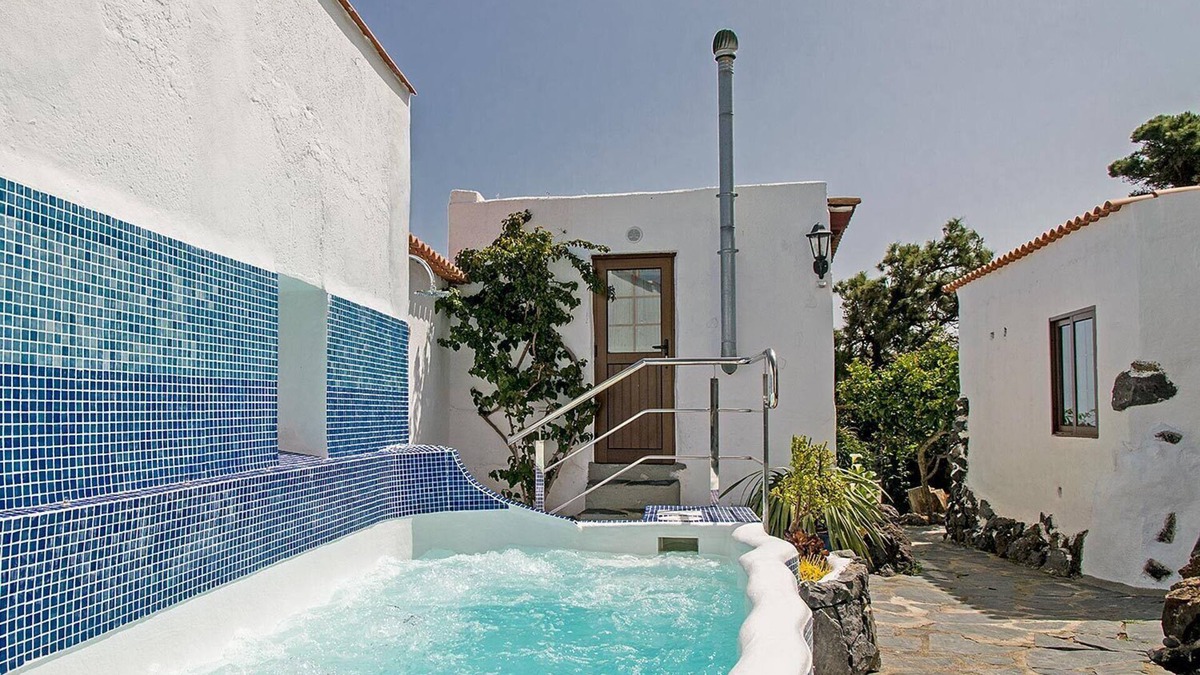 El Tanque House | Finca La Hoya 4 - Tradition meets modernity - sea view, whirlpool & conservatory