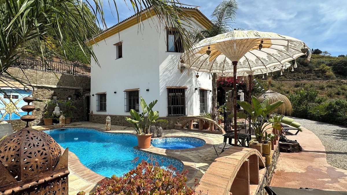 Sayalonga Villa | Finca Padre Sol
