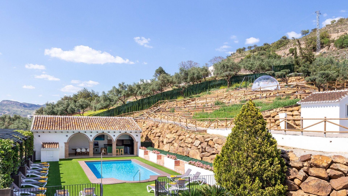 Pizarra Villa | Finca Puerto Ermita - Private with pool, outdoor areas, jacuzzi