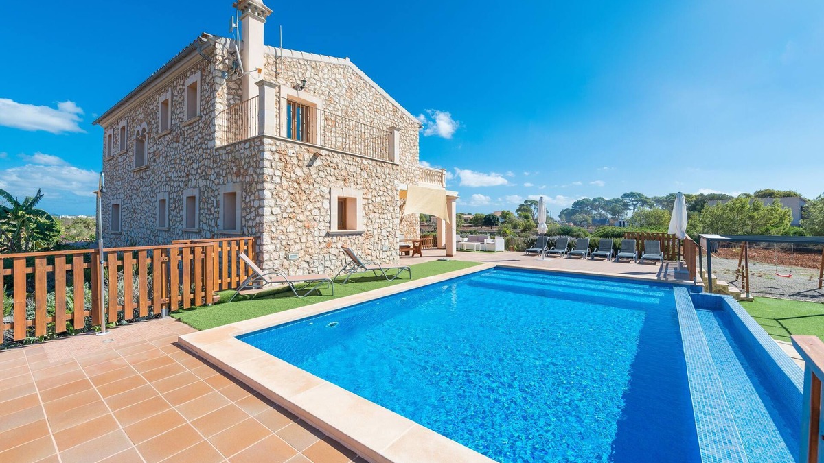 Manacor Villa | Finca Sanchez with Sea View, Pool, Wi-Fi, Balcony, Terrace & Garden; Parking Available