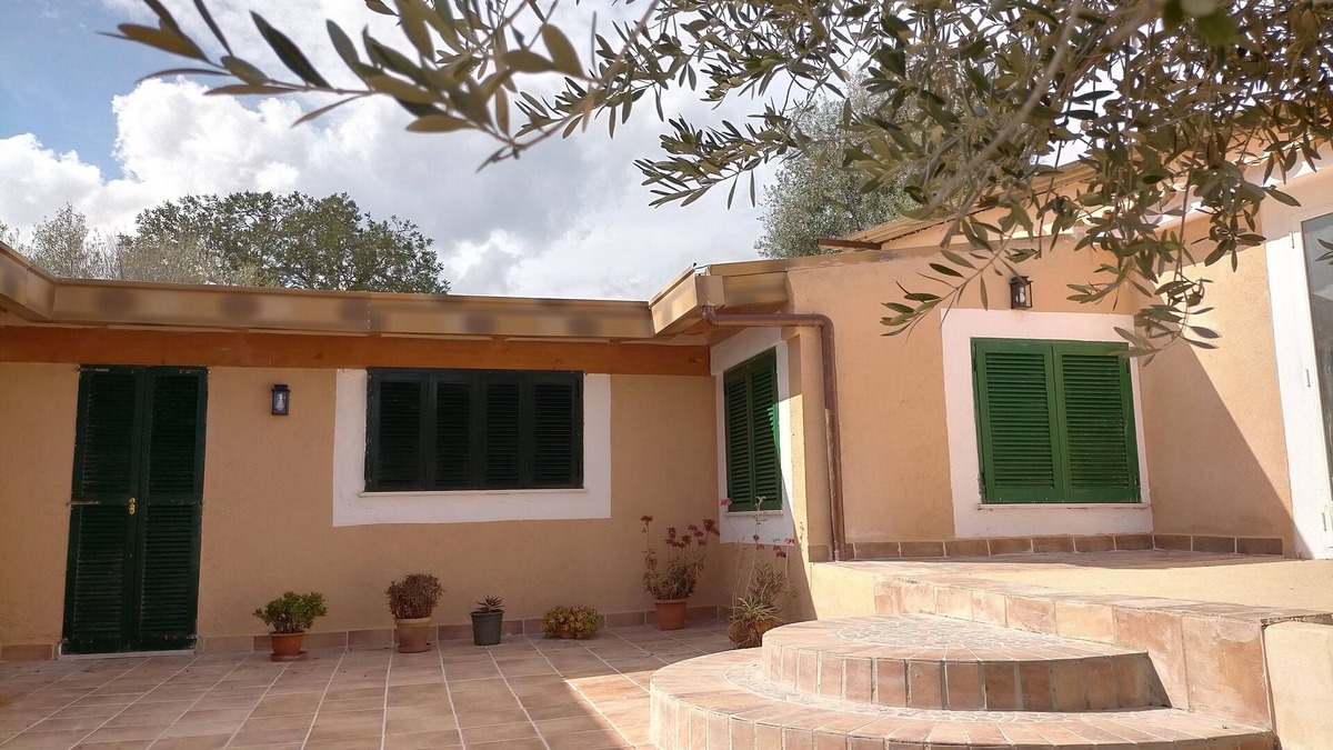 Llevant Cottage | Finca with views and 10 minutes from the beach, for 6 people.