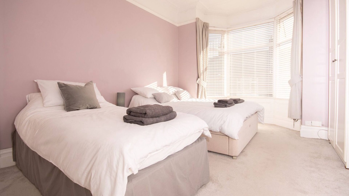 South Shields Apartment | ✪ Find DWELLCOME HOME Ltd ✪ 2 Bedroom Apartment