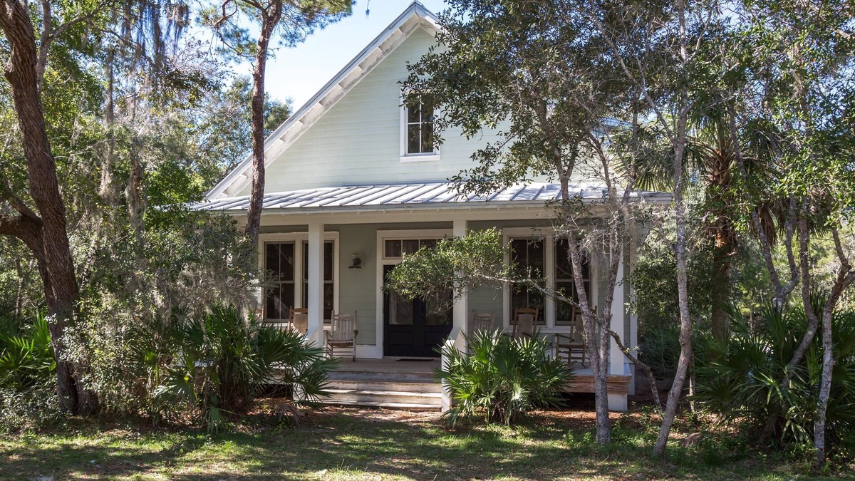 Apalachicola House | Find Tranquility at Rivercrest!