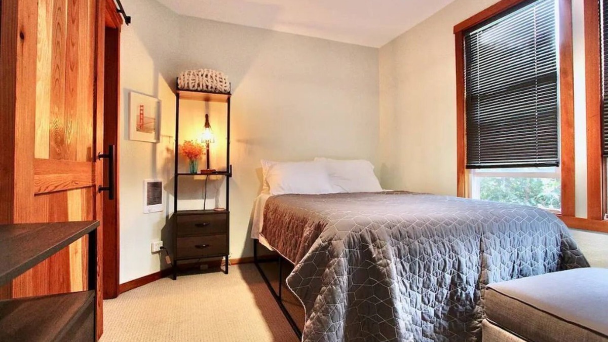 Guerneville House | Find Your Refuge in Wine Country's Sweet Spot. Walk to Bars/Restaurants & River