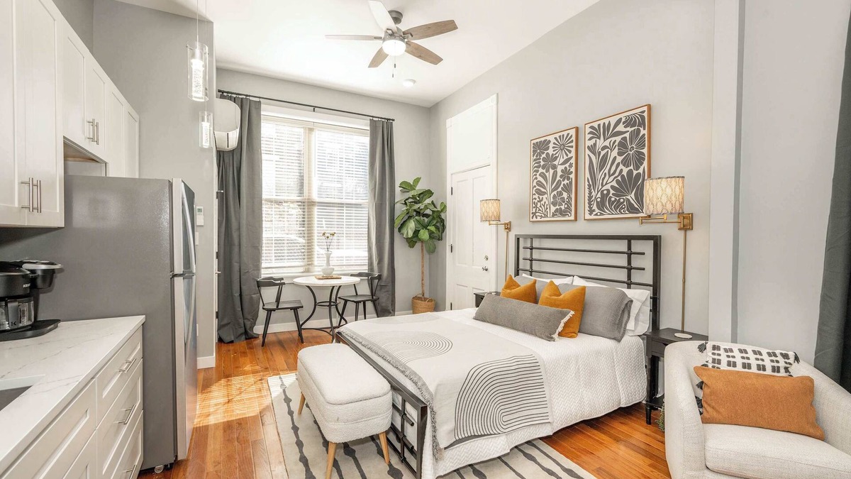 Over-the-Rhine Apartment | Findlay Market Suite 1 – For 2!