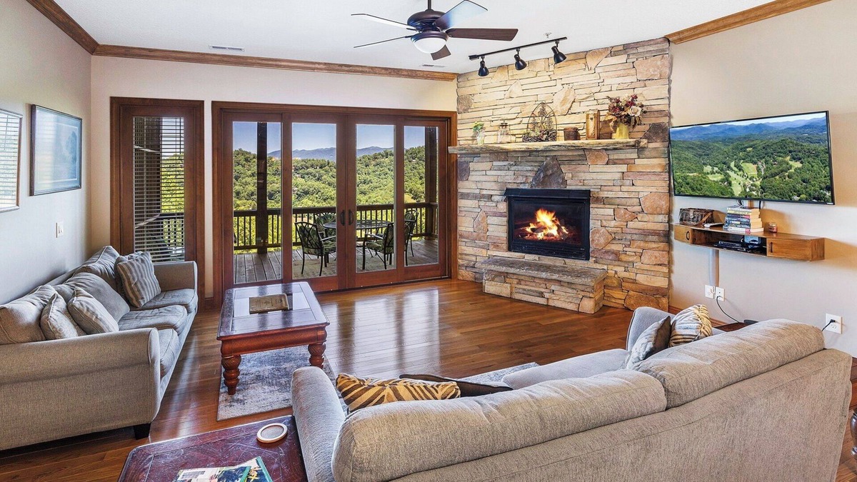 Whittier Condo | Finely Appointed Mtn Condo in Gated Resort, Only 4 Steps to get in, GREAT VIEW!