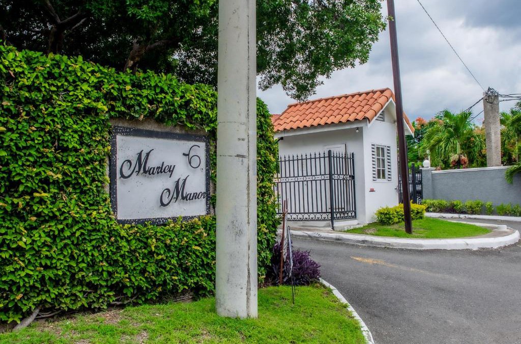 Yallahs Apartment | Finest Accommodation Apt # 421 Bloc # 4 Marley Manor 6 Marley Rd Kgn 6