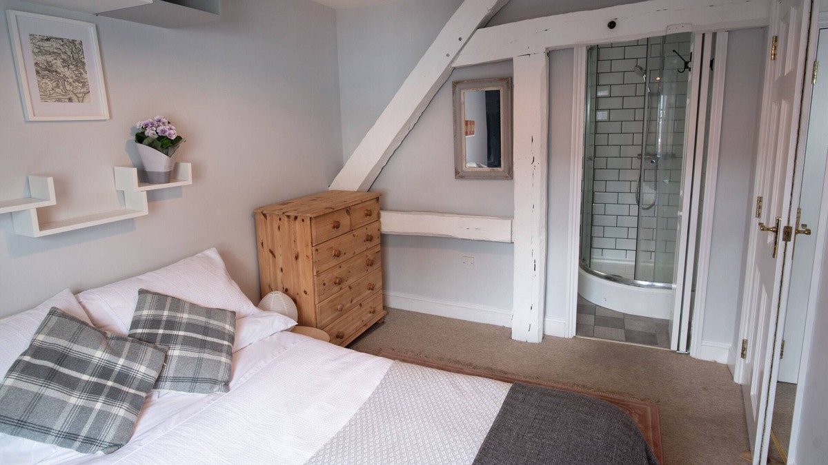 Lewes Apartment | Finest Retreats | The Highstreet Hideaway