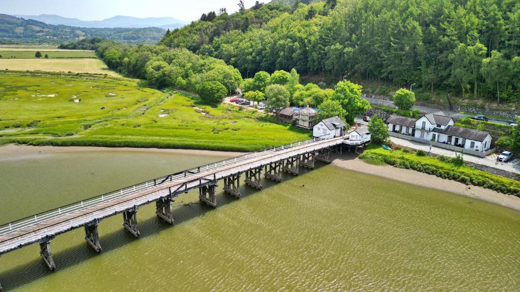Penmaenpool House | Finest Retreats - Toll Bridge Cottage