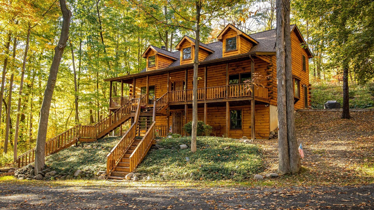 Pulteney Cabin | Finger Lakes Lodge overlooking Keuka Lake with 1st floor master bed & bath!