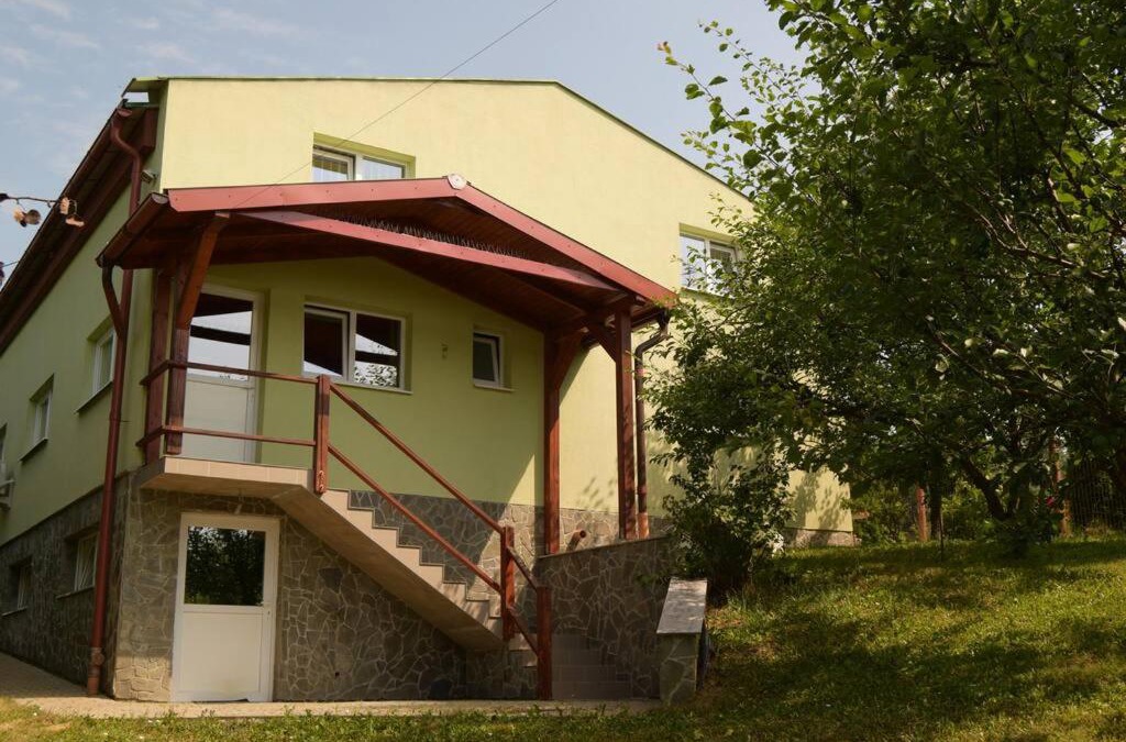 Livezeni Apartment | FinnApartman