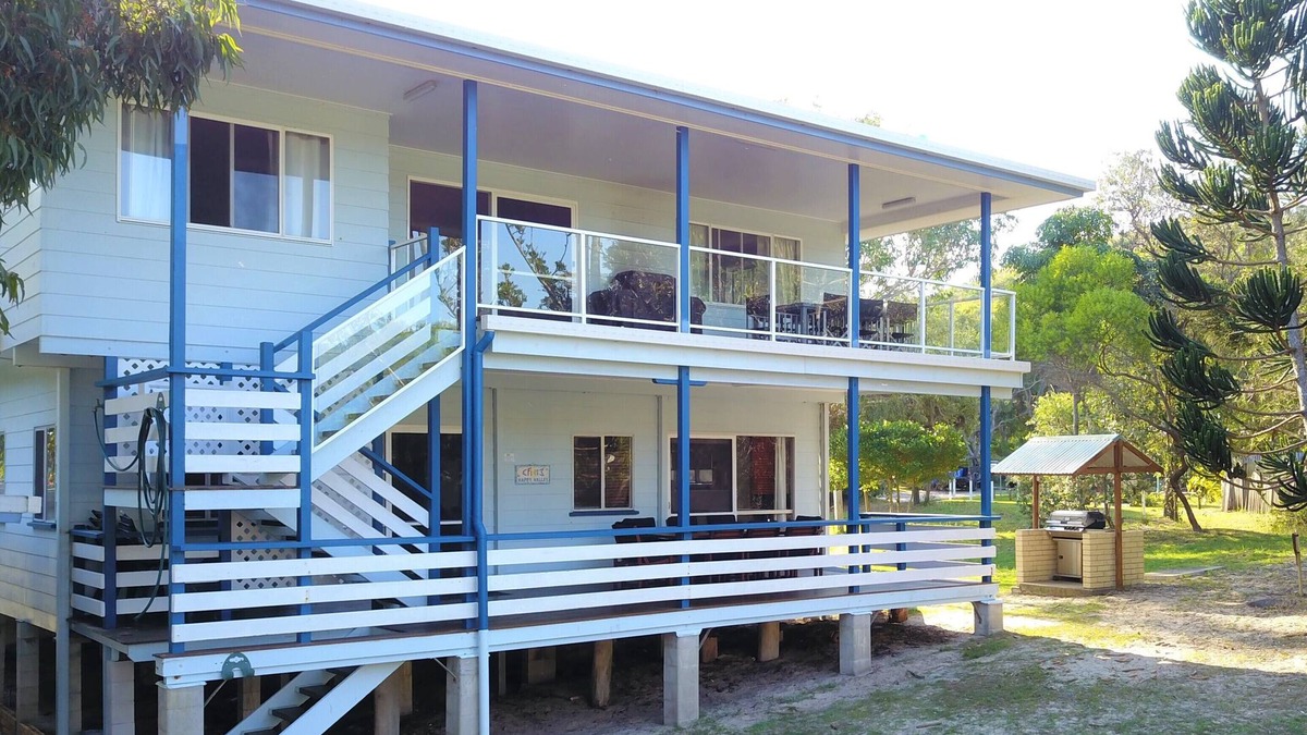 Happy Valley House | Fins - Happy Valley, Fraser Island - 5 Bedroom | 4 Bath | 2 Kitchen | Free WiFi