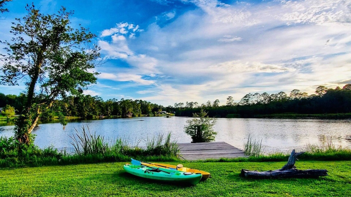 Milton House | Fins to the Right on Blackwater River - 35 mins to the Beach