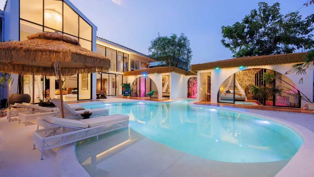 Wattana Villa | "FIRA Villa" Unique Water-themed Bedrooms in Sukhumvit, Bangkok