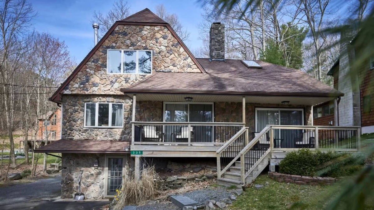 Lakeville House | Fire Pit, Babbling Brook, Poker & Foosball at this 3br+ home