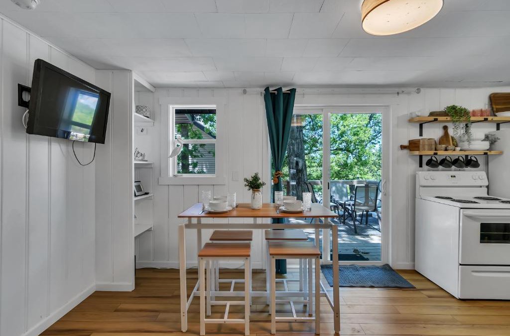 Kimberling City House | Firefly Cottage cabin