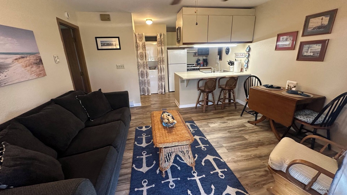 Oak Harbor Condo | First Floor Lake Erie GreenCove Condo w Boat Slip for Fishing or Bird Watching