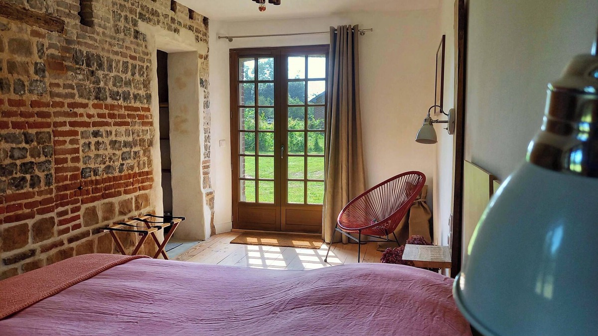 Angiens Bed & Breakfast | First floor room at "Maison Silleron" Breakfast included. 5*