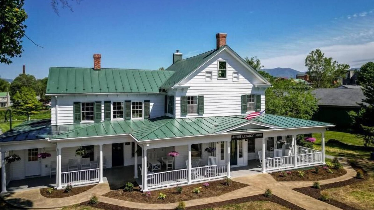 Luray Apartment | First Floor Suites at The Legacy Inn Harmony Floor