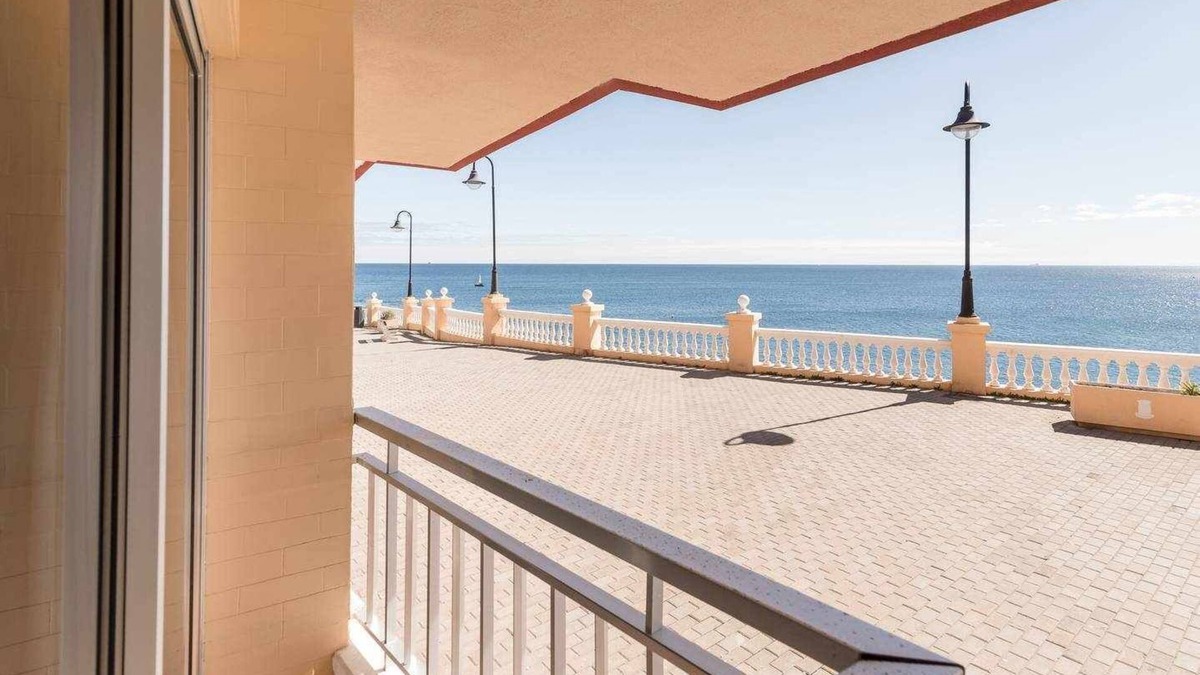Telde Apartment | First line with beautiful sea views