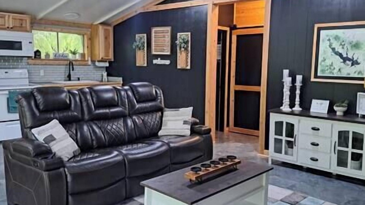 Jefferson House | Fish Cabin at the Pines