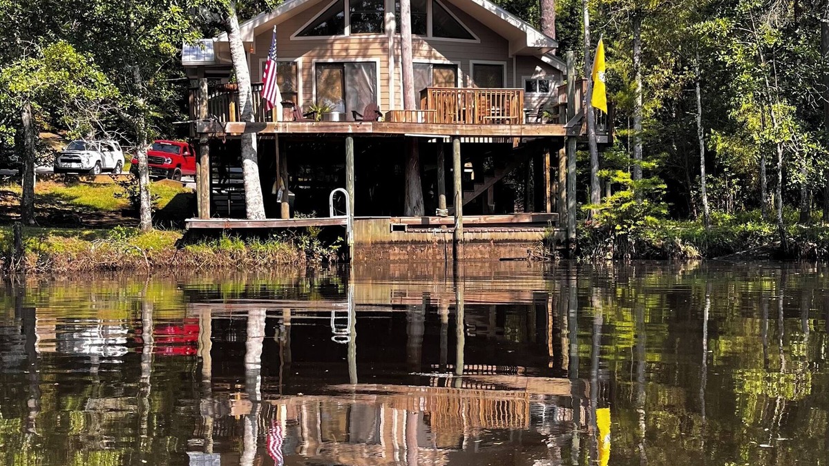 Mobile House | Fish Camp Retreat: relaxing 3-bedroom river house on Bay Minette Creek