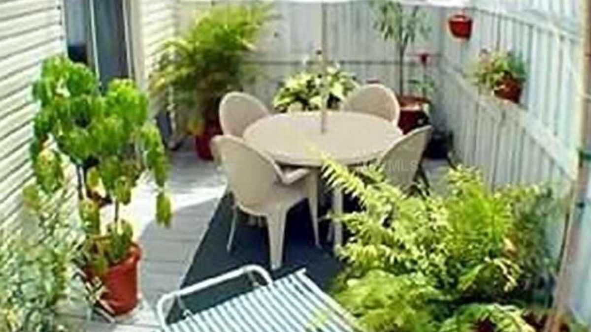 Sunset Beach Cottage | Fish Cottage & Parrot Cottage on SUNSET BEACH!