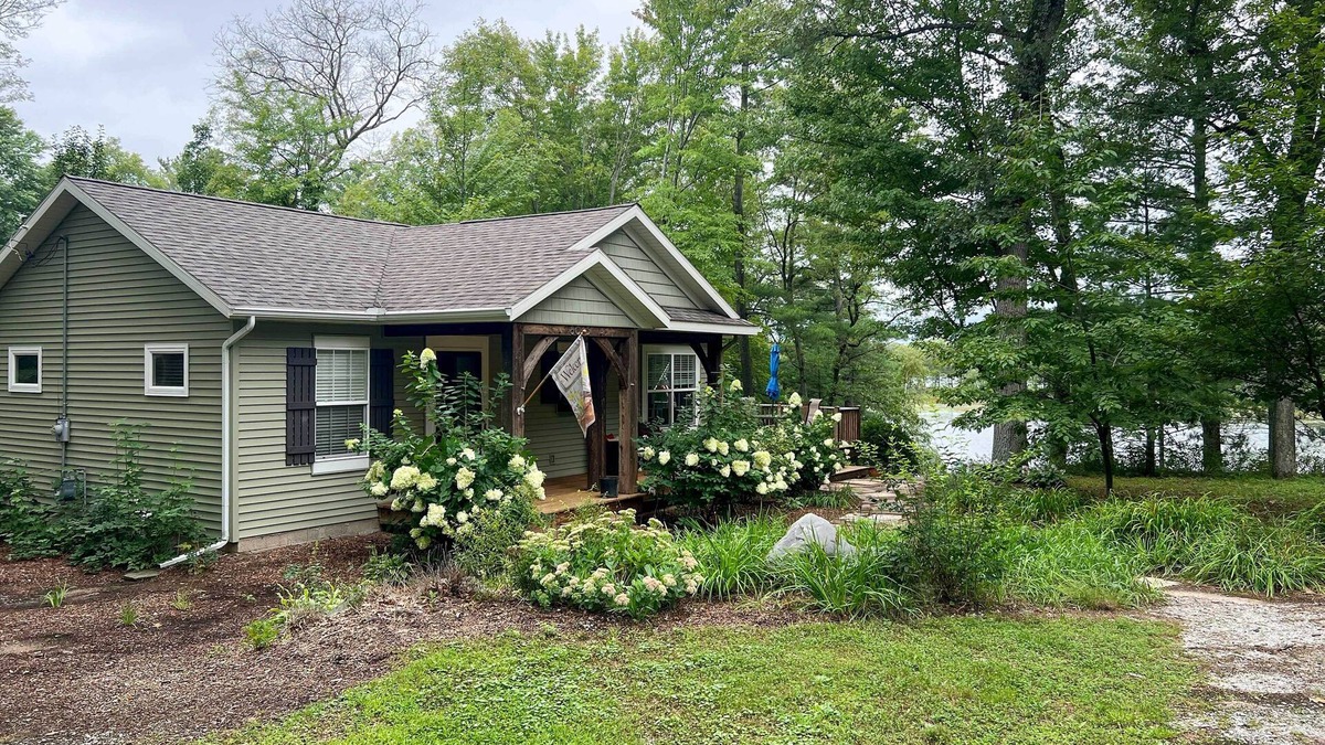 Newaygo Cottage | Fish, Hike & Hunt: Lakeside Newaygo Cottage
