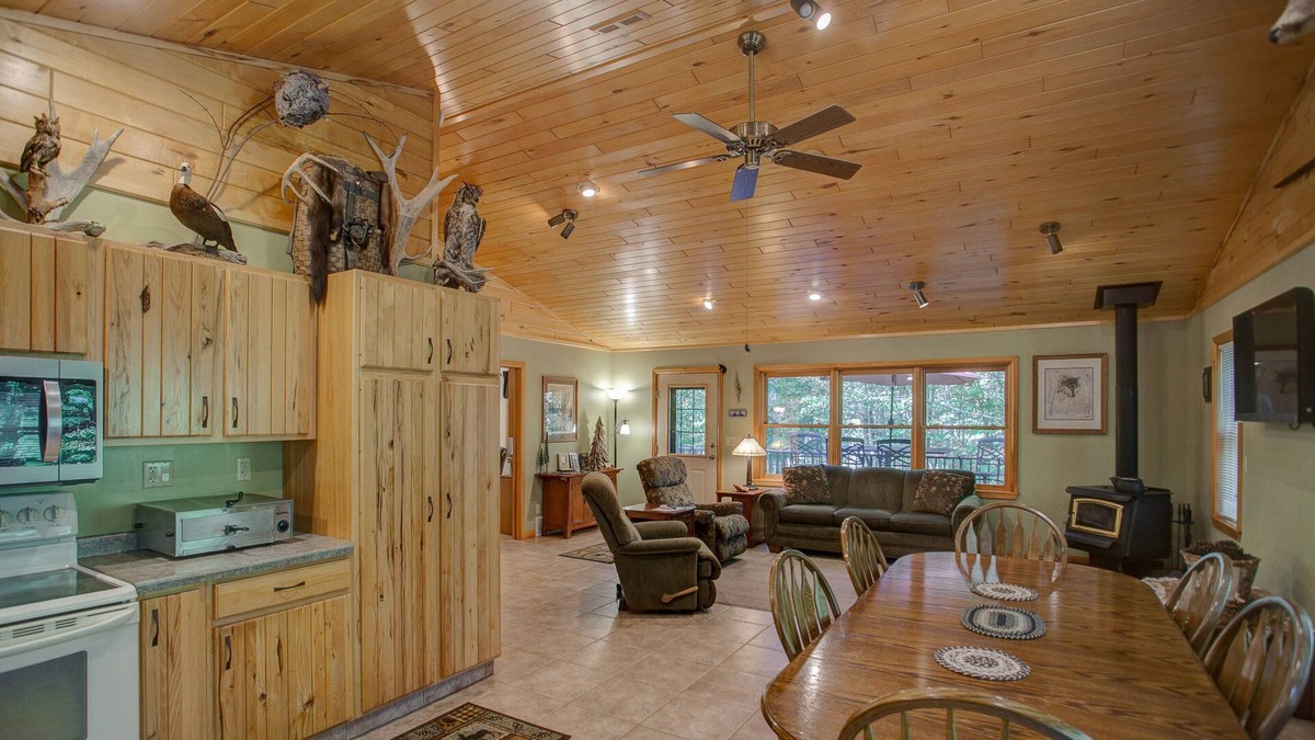 Hayward House | Fish The Famous Chippewa Flowage - Pontoon Rentals Available!