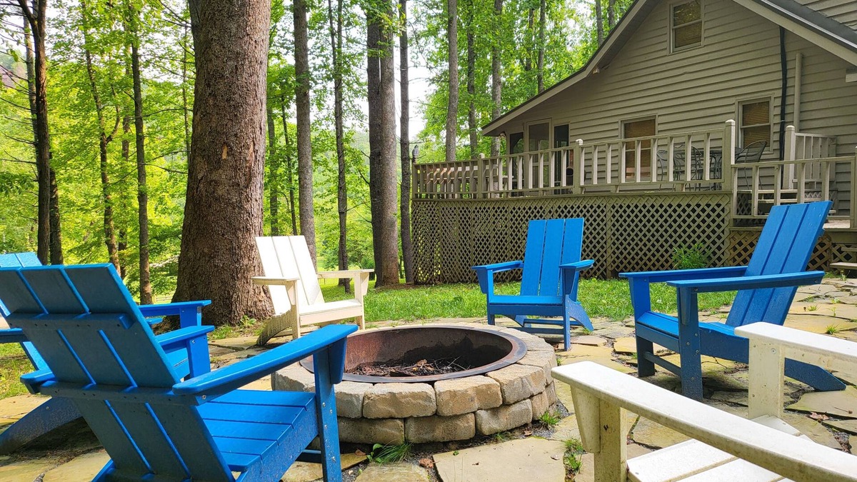 Suches Cabin | Fish Toccoa River & Hike w Dog @ Toccoa Currents - King - Firepit - Office