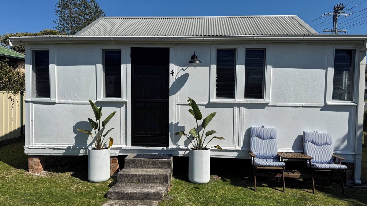 Harrington Cottage | Fisherman's Cottage - Walk to Pub, Club and River!