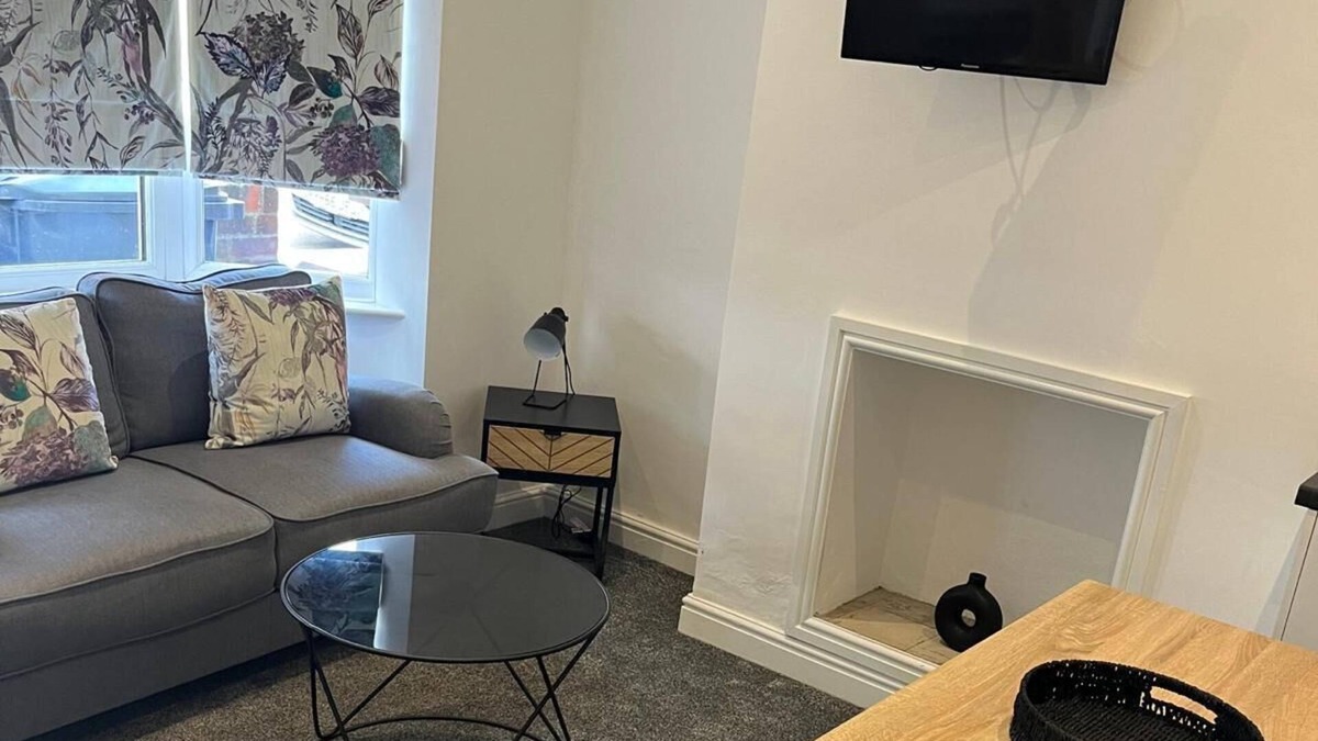 Selby House | Fisherman's Keep (Quiet Street Location)