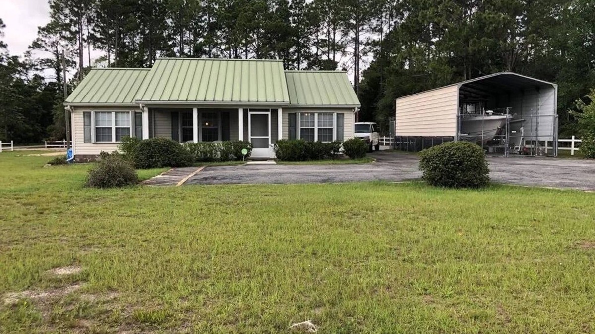 Carrabelle House | FISHERMAN'S PARADISE! Cozy home 2 minutes to the Gulf