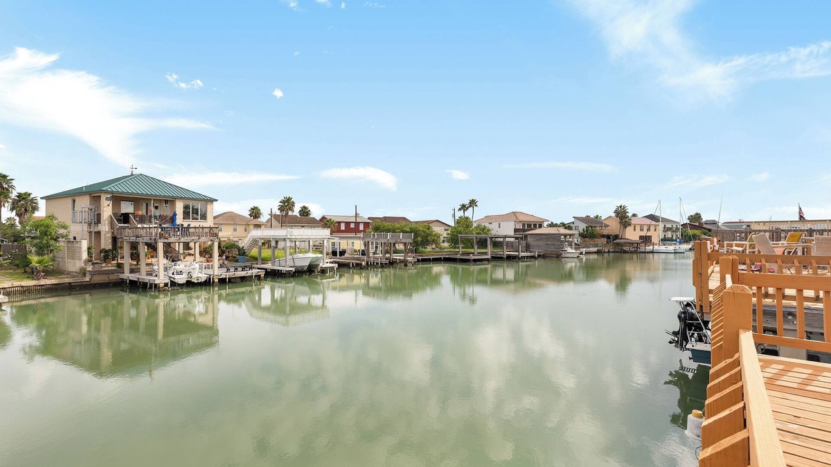 Port Isabel Condo | Fisherman's Retreat-Boat Slip & Fishing on Deck