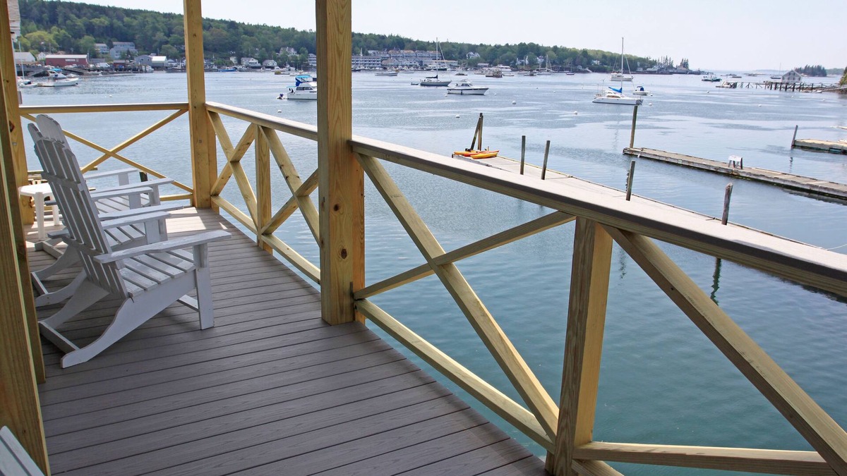 Boothbay Harbor Hotel | Fishermans Wharf Inn