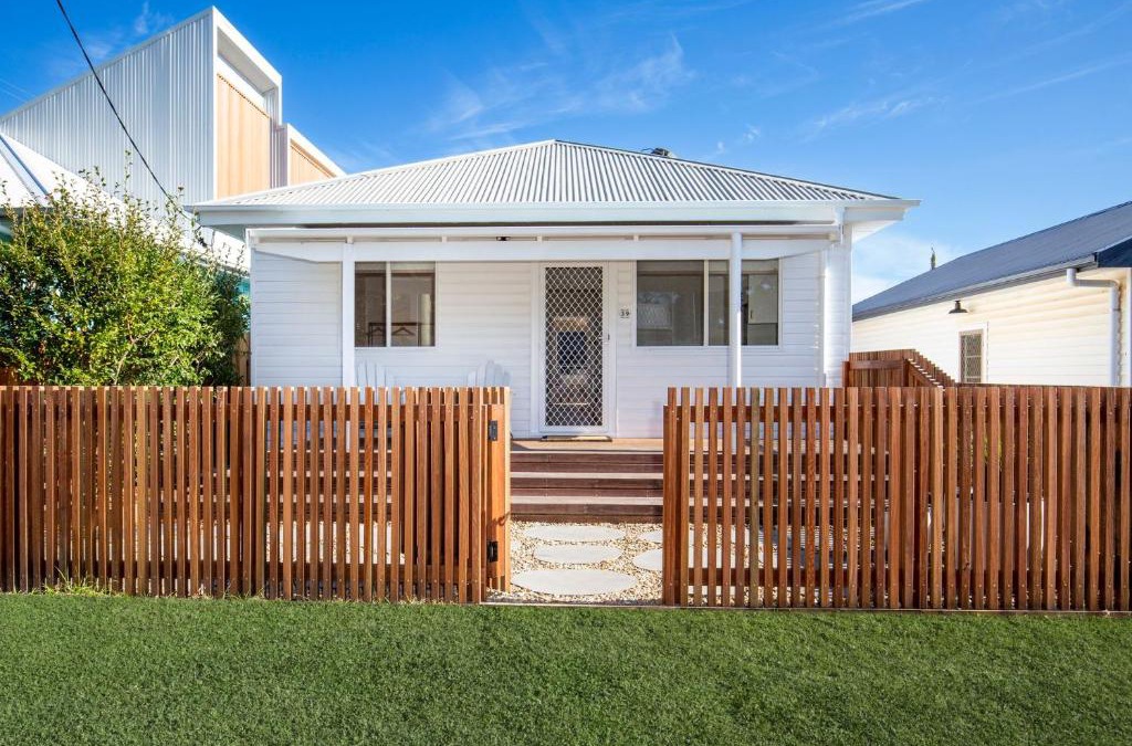 Currarong House | Fishery Road Cottage Pet Friendly 2 Mins Walk to Beach