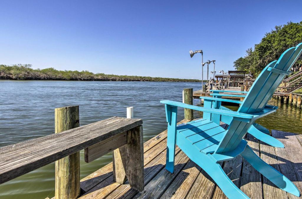 Arroyo City Apartment | Fishing Dock on Arroyo River! Stylish Studio