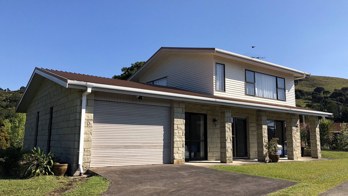 Te Kouma House | Fishing Family Retreat. Great location