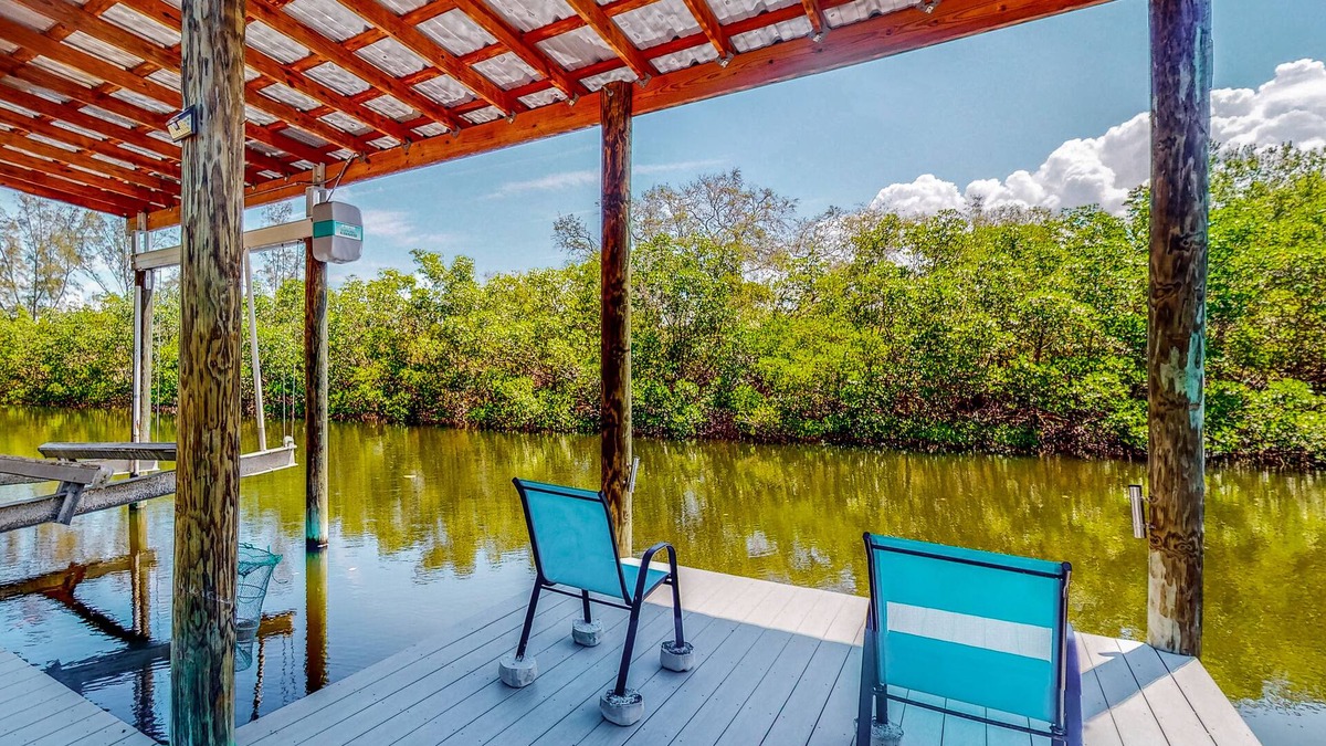 Ruskin House | Fishing getaway with a pool, hot tub, game room, dock, and grill - dog-friendly
