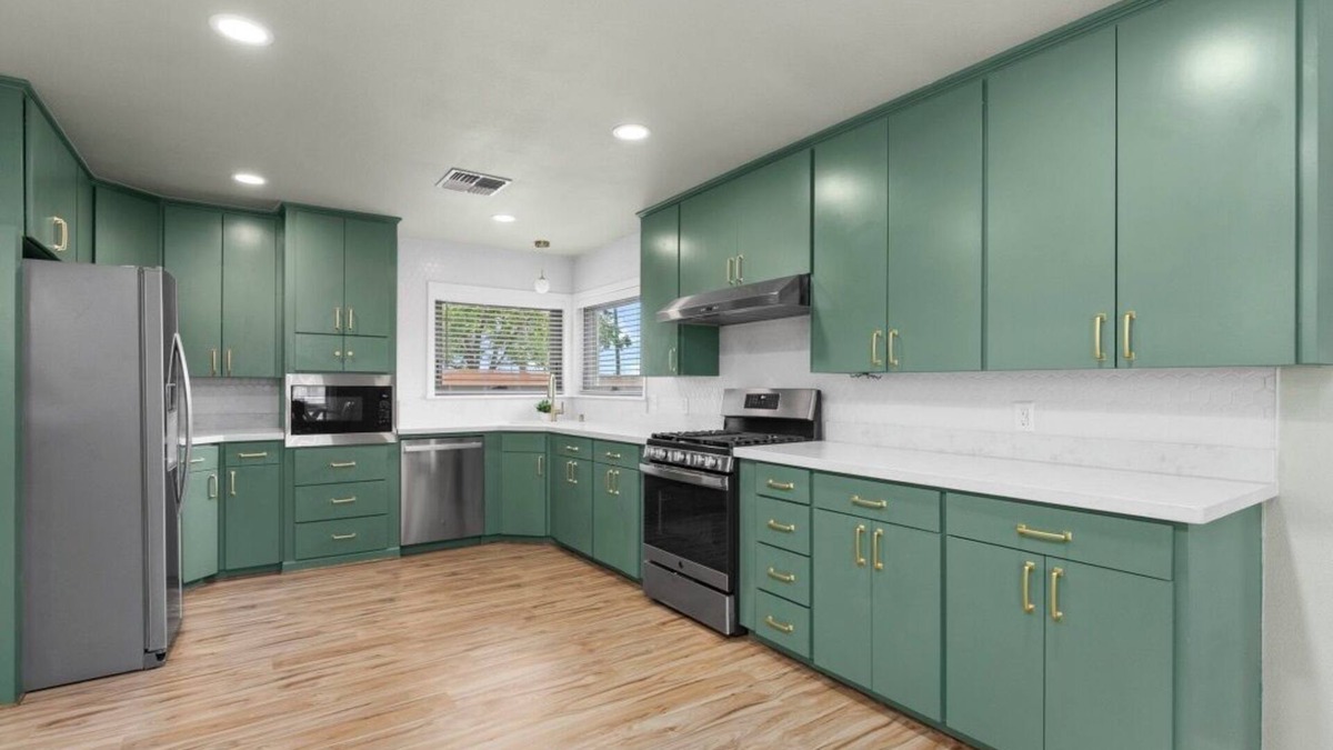 Brenham House | Fit for a Queenn