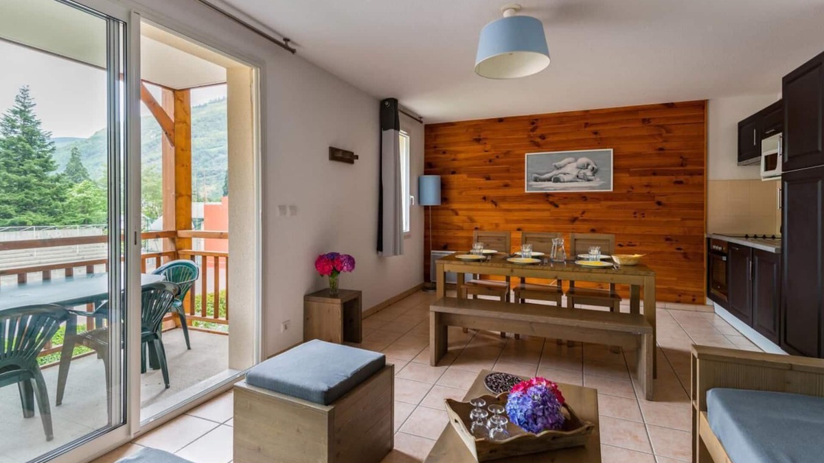 Saint-Mamet Apartment | Fitness, swimming pool, sauna, terrace, balcony, tv, ski locker, 60m², Luchon-Superbagnères