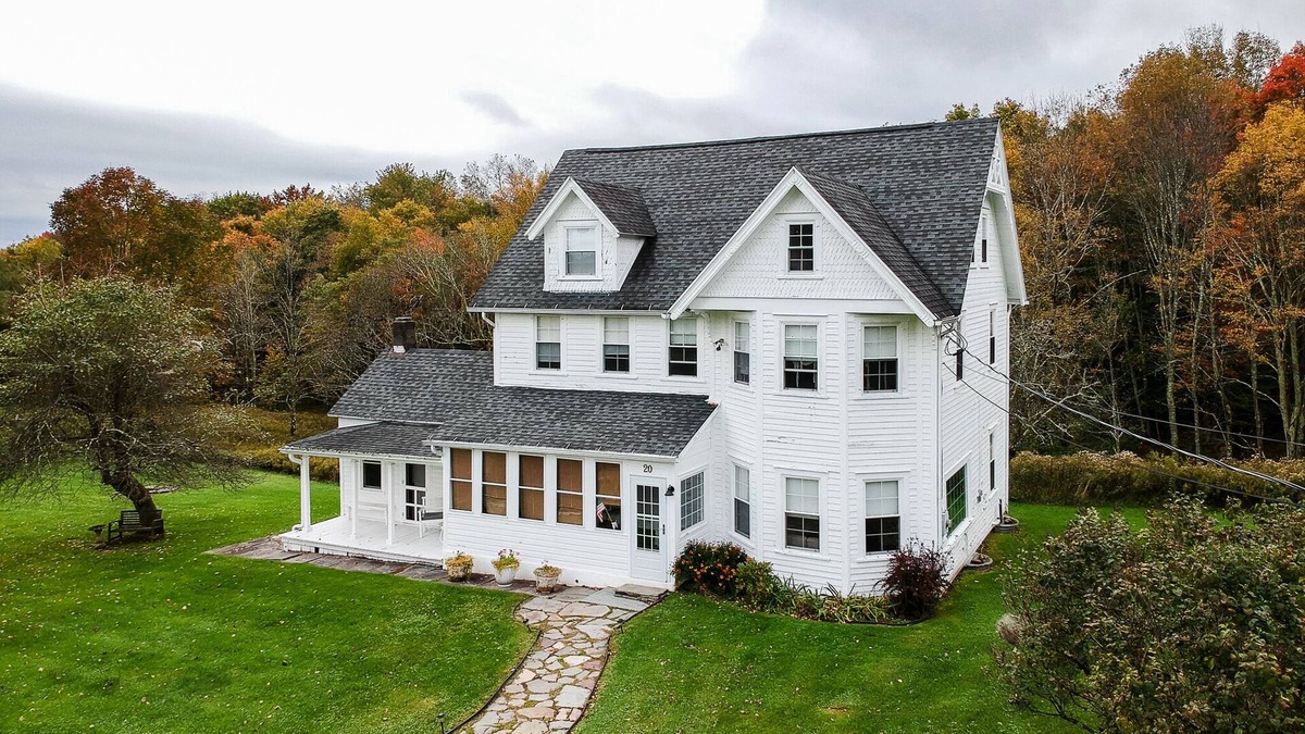 Town of Delaware House | Five Acres Farm - Charming escape in Callicoon