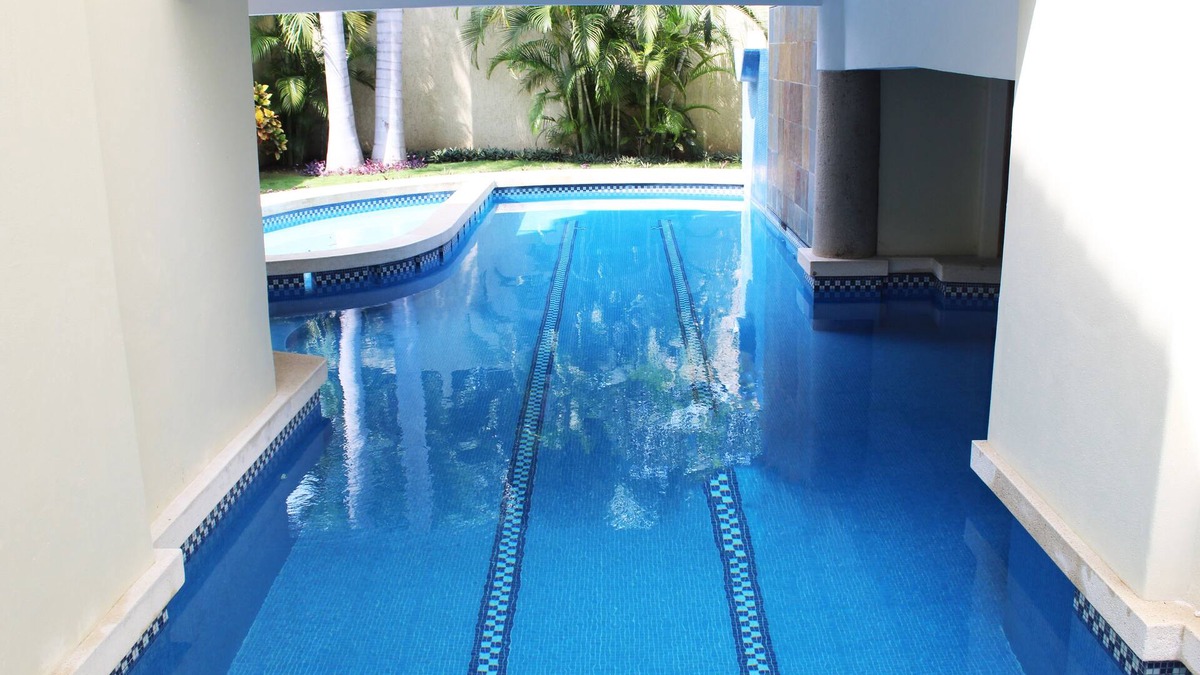 Crucecita House | Five bedroom holiday house with pool