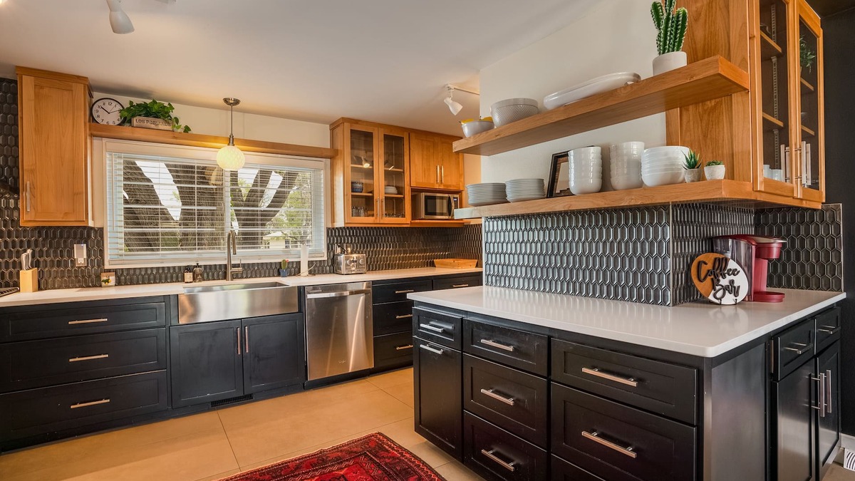 Mossman House | Five Bedroom Charmer Close to Uptown