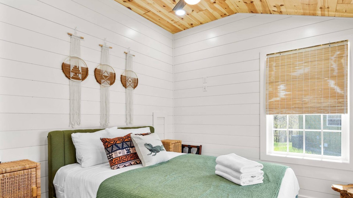 Williamstown Cabin | Five Neighboring Cabins at Eden Reserve